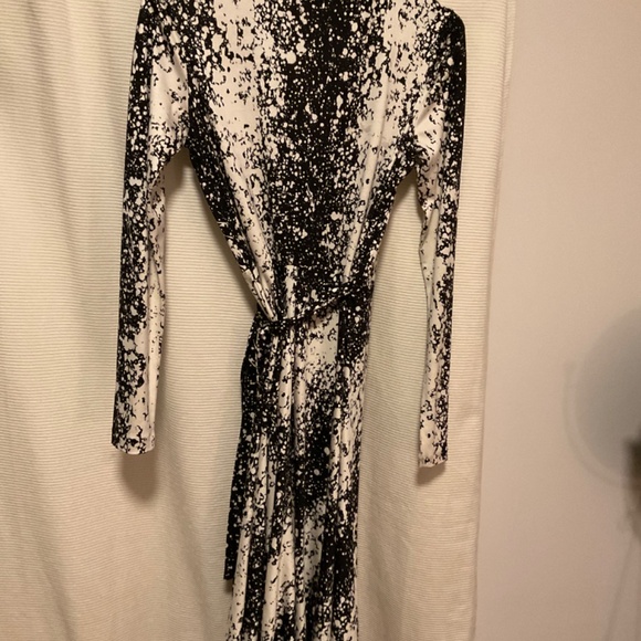 Diane Von Furstenberg Classic Wrap Dress - Picture 2 of 11
